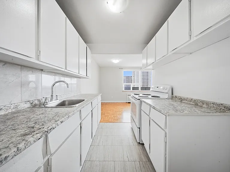 2275 Victoria Park Ave — Photo 4