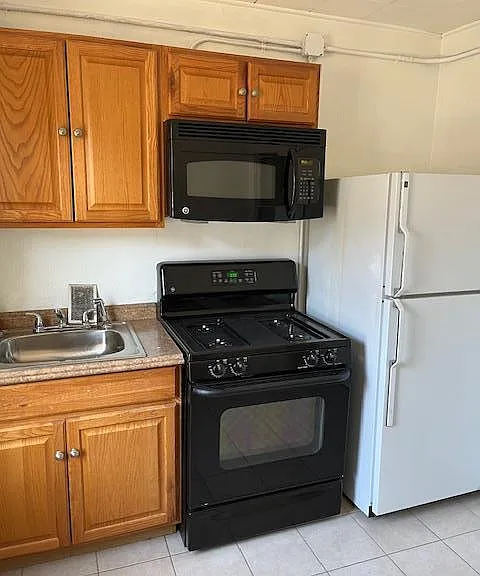218 Cattell St #B — Photo 8