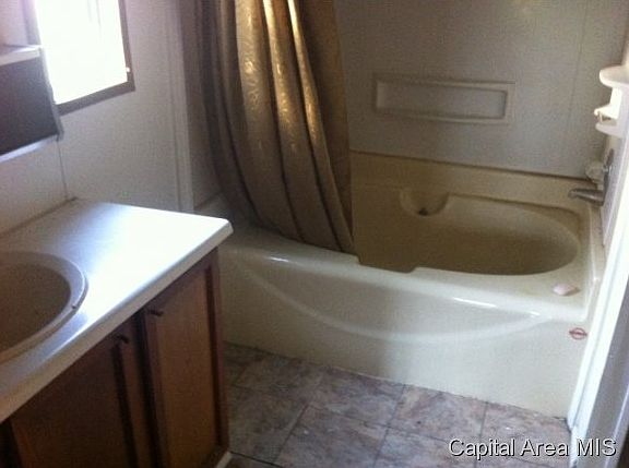2nd image of 831 N 6th St