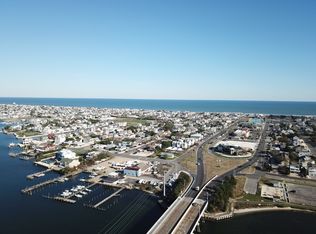 5 4th St, Manahawkin, NJ 08050