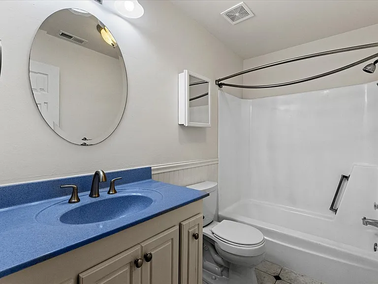 703 Camelback Ct — Photo 17