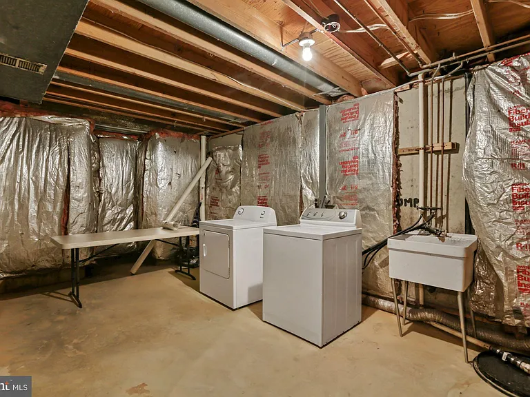 9404 Mirror Pond Dr — Photo 23