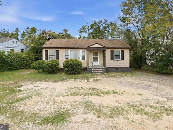 3rd image of 2413 Ruby Dr