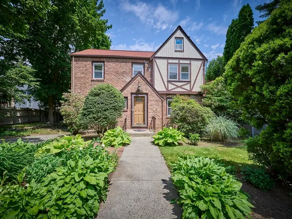 419 Pond St, Jamaica Plain, MA 02130
