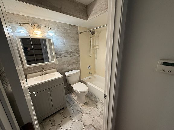 5th image of 4208 Watson Rd APT 101