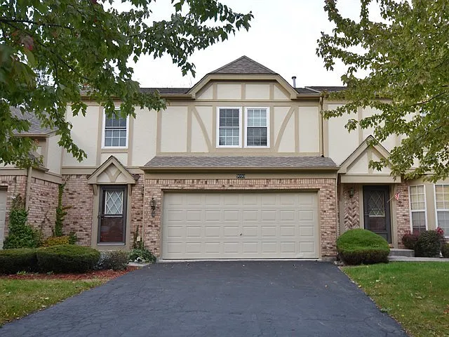 9090 Carlisle Ln photo 1