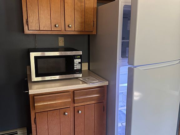 3rd image of 209 Bentley Ave