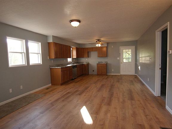5th image of 3154 Knoxville Gardnersville Rd