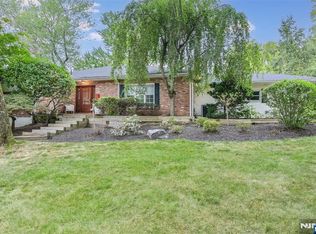 596 Anderson Ave, Closter, NJ 07624