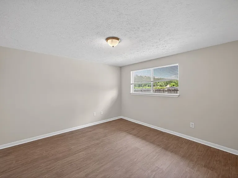 4177 Timberlake Dr N — Photo 17