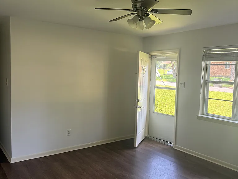 1447 Rebel Dr — Photo 3