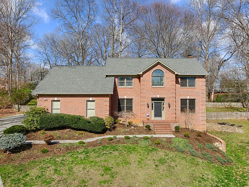 2nd image of 1831 Beechwood Ct