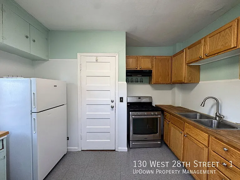 130 W 28th St #1 — Photo 26