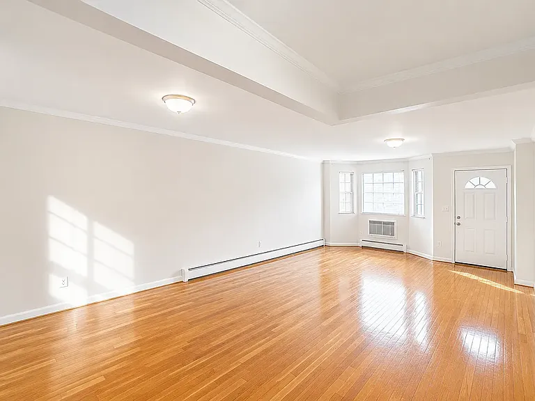 75 E 28th St #2A — Photo 2