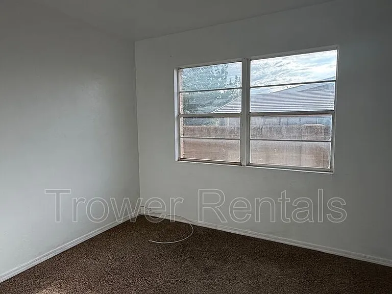 406 San Jacinto St — Photo 18