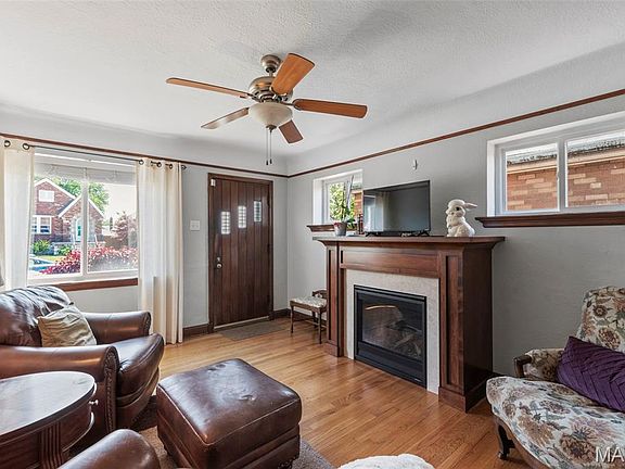 5th image of 5709 Lindenwood Ave