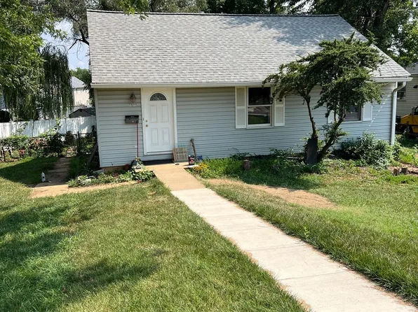 7505 Magarity Rd, Falls Church, VA 22043