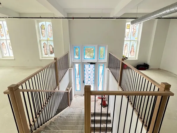 143 Christopher Columbus Drive image 7 of 15