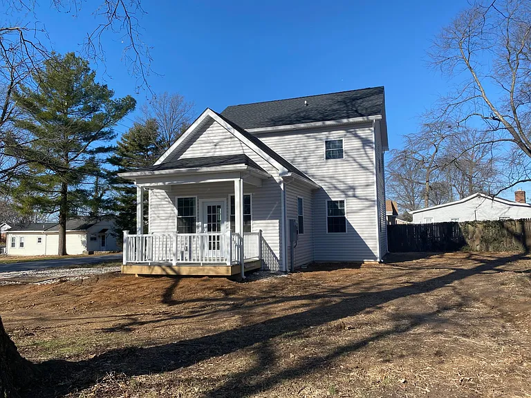 1601 Shore Rd — Photo 2