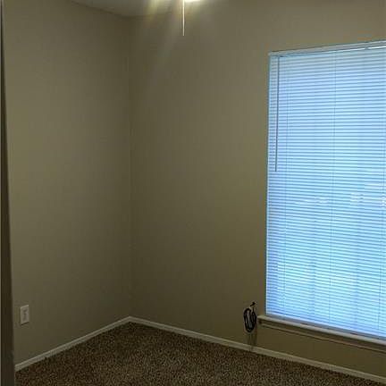 3rd image of 2712 Bluelake Ct