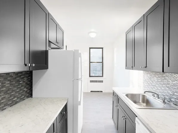 83-14 Lefferts Boulevard image 1 of 7