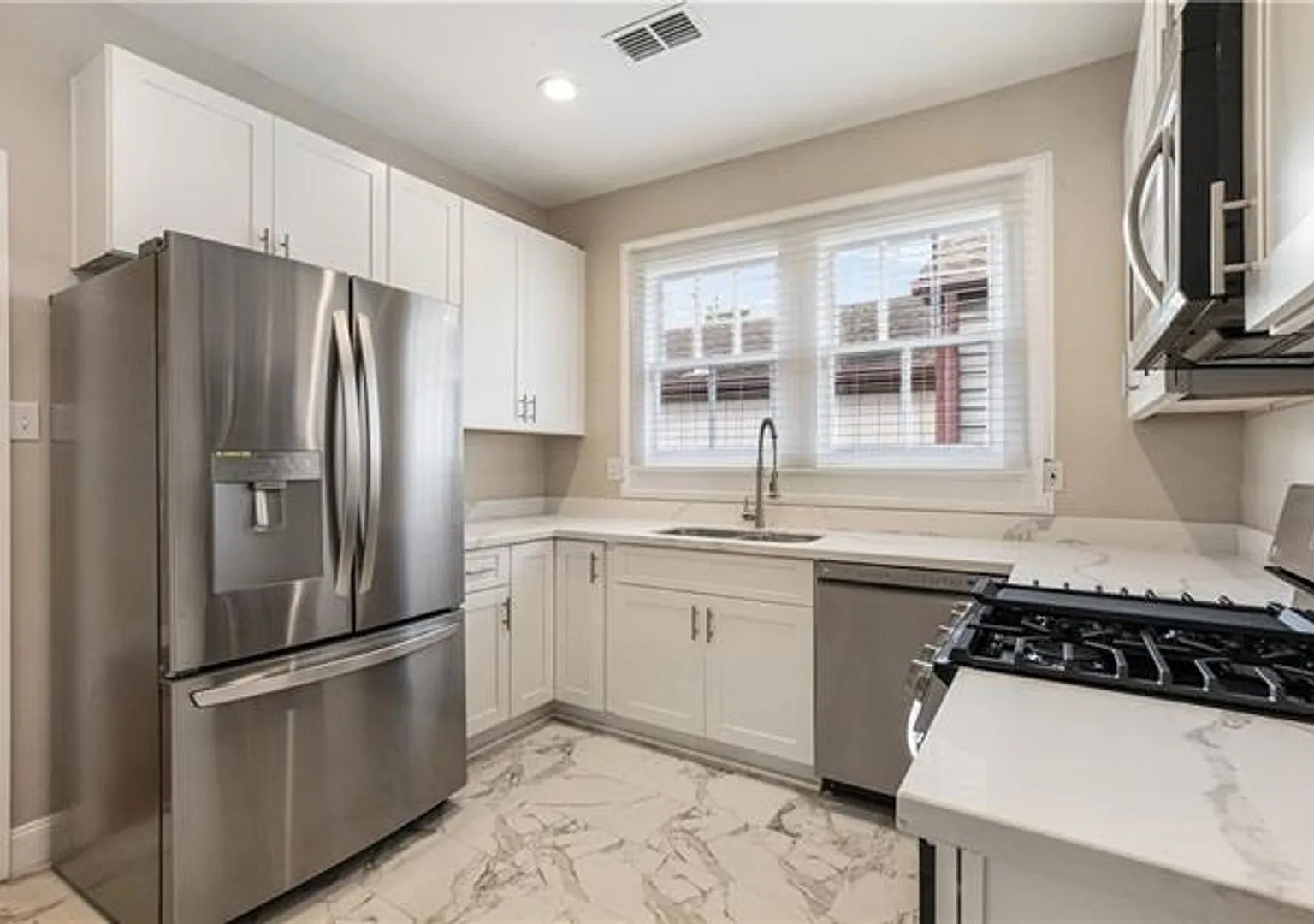 Gentilly Single — Photo 3