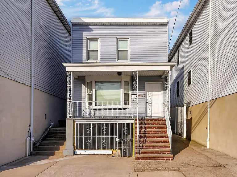 104 McAdoo Ave — Photo 2