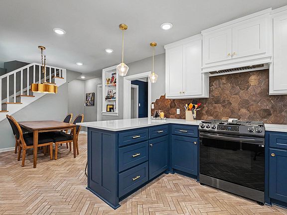 4th image of 406 W Narroway St