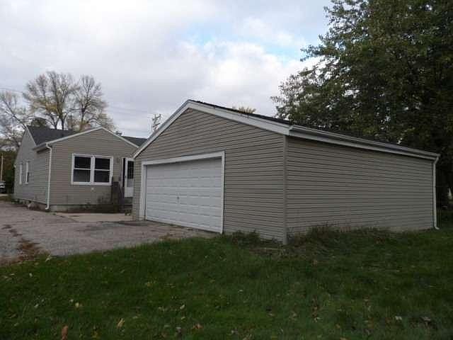 2nd image of 415 W Court St