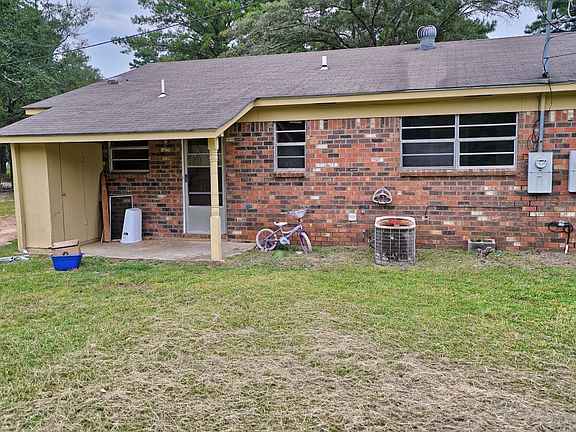 4th image of 134 Skyland Dr