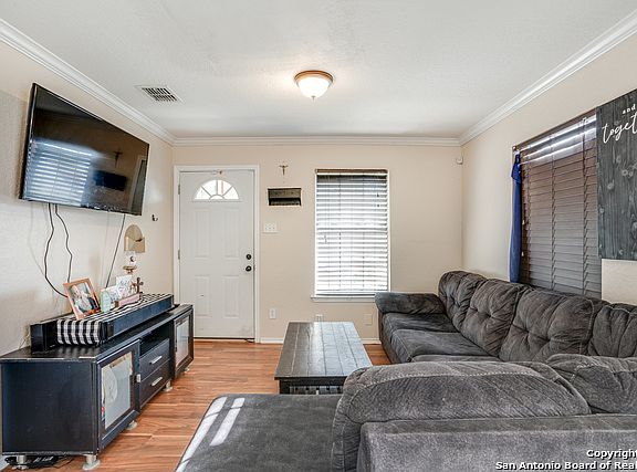 4th image of 2607 Steves Ave