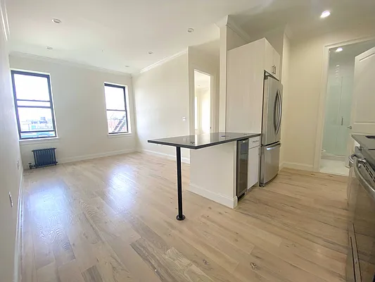 Rented by EXR | media 22