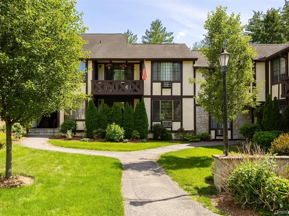 8 Foxwood Drive #8, Pleasantville, NY 10570