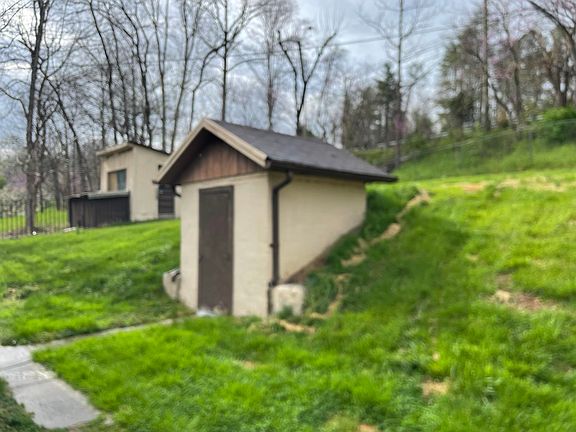 5th image of 830 Old Town Branch Rd