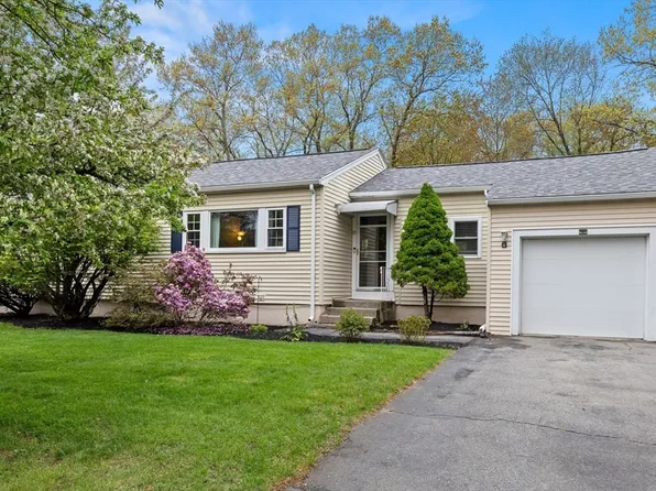 111 Locke Rd, Chelmsford, MA 01824