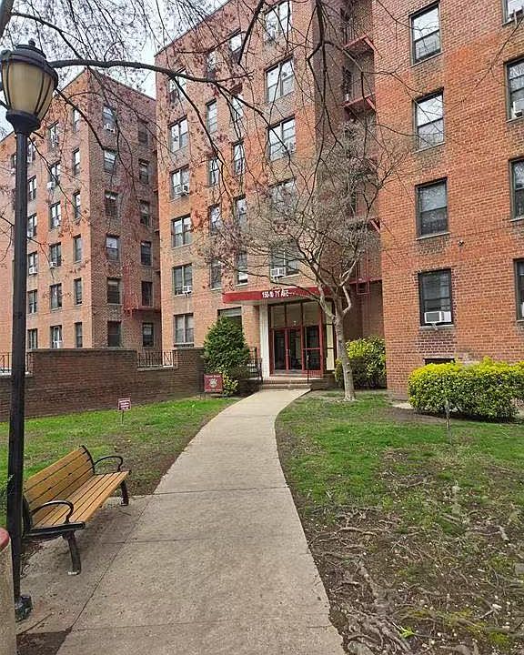 1st image of 15010 71st Avenue #6J
