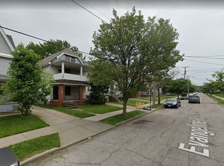 909 Evangeline Rd, Cleveland, OH 44110