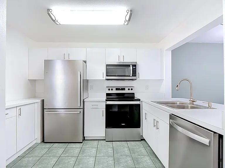 1087 Forest Lakes Dr #102 — Photo 2