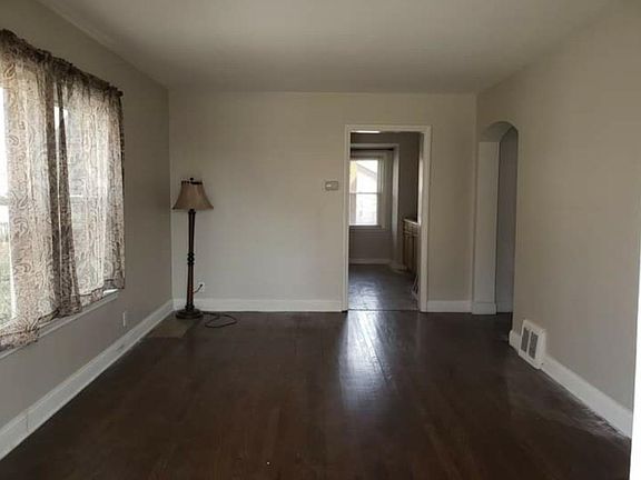 3rd image of 4445 Joliet Ave