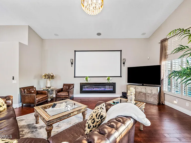 1817 E Willow Tree Ct — Photo 8