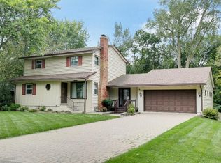 987 Glendon St N, Maplewood, MN 55119