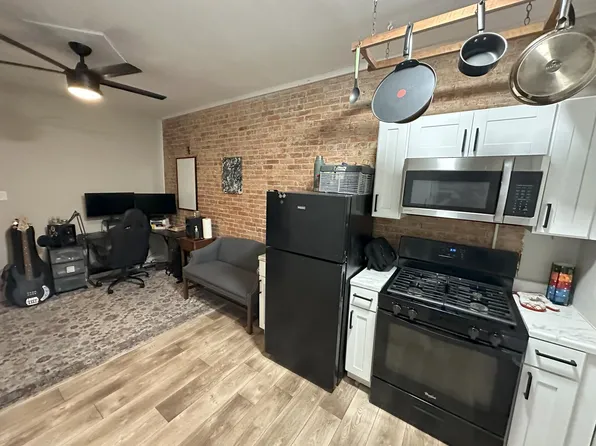 1110 N 2nd St #2R, Harrisburg, PA 17102