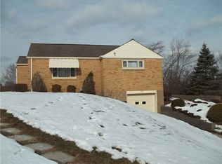 729 Lochinvar Dr, Pittsburgh, PA 15237