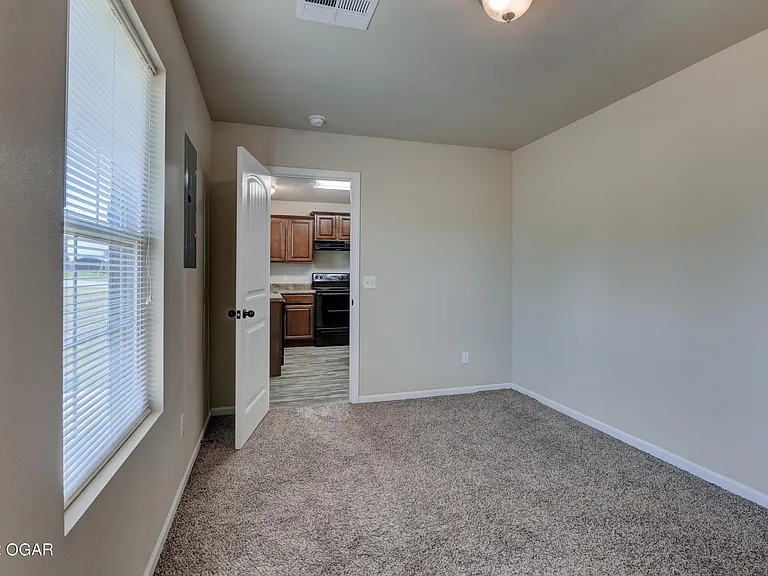 2521 Bird Ave — Photo 10
