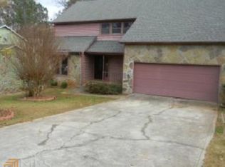 906 Chapman Cir, Stone Mountain, GA 30088