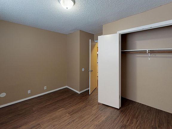 5th image of 3220 W 13th St APT 4