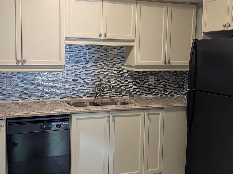 40 Mendelssohn St #11 — Photo 5