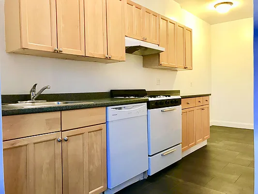 Rented by Luxor Homes & Investment Realty | media 51