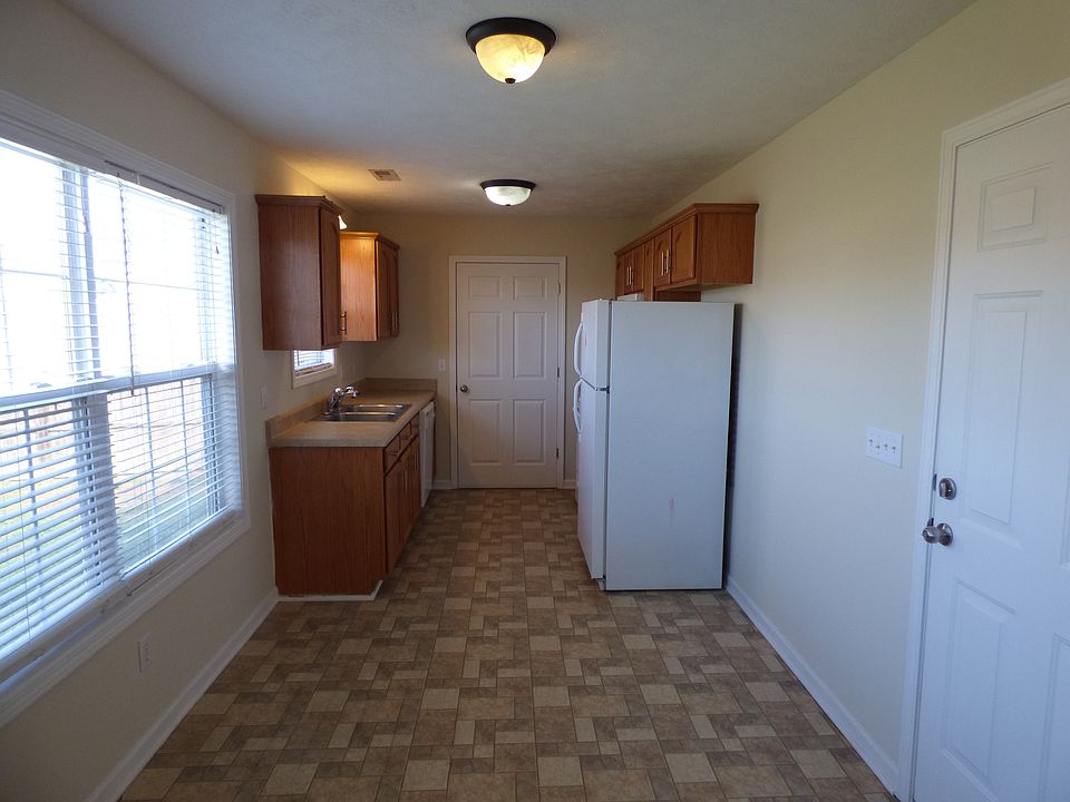 1st image of 215 Grant Ave