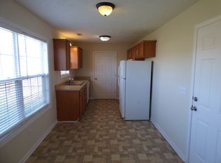 215 Grant Ave, Oak Grove, KY 42262
